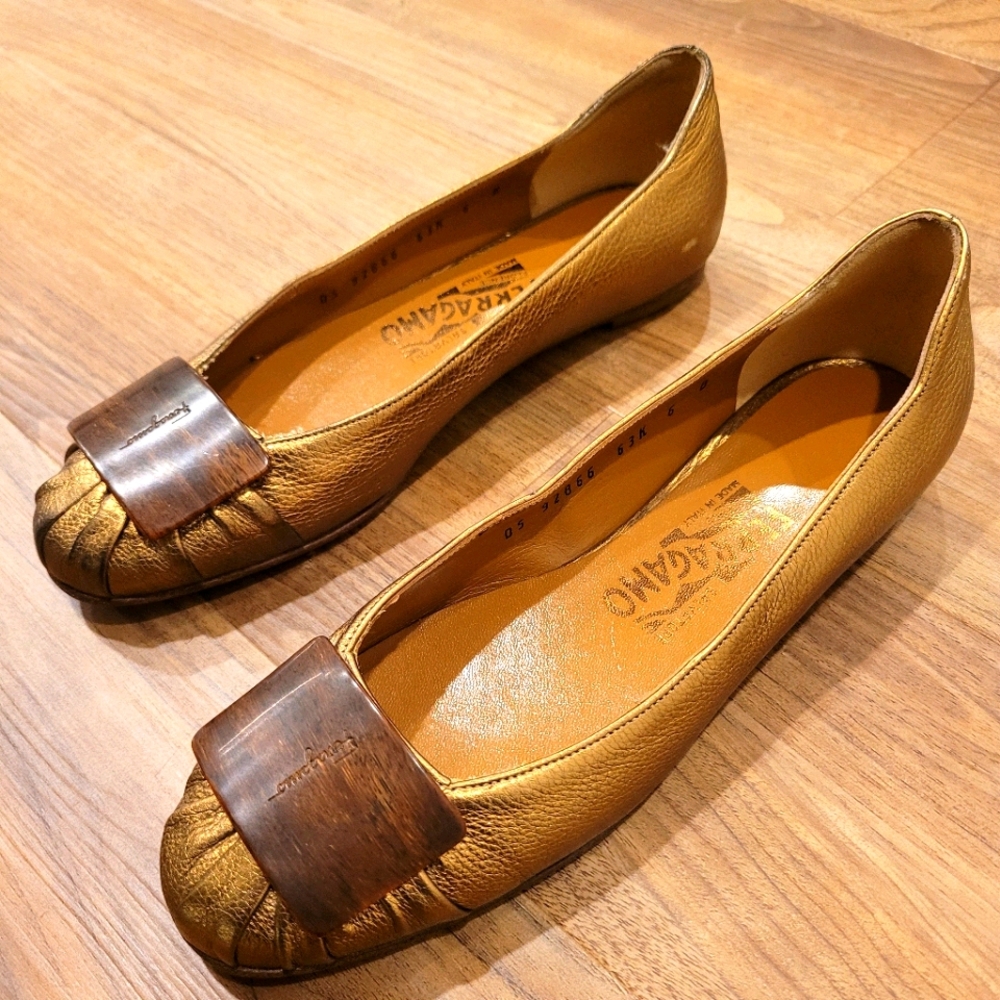 Salvatore Ferragamo Slip on GUC